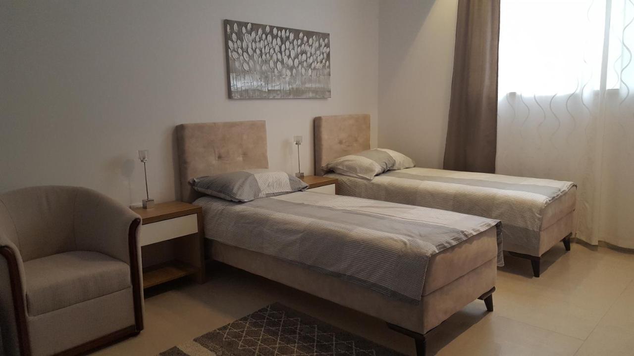 Centar Lux Vrsac 아파트 외부 사진